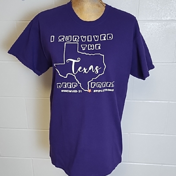 Collectors I survived Texas Deep Freez Purple Short Sleeve Tee with Bold Graphic - Picture 1 of 8